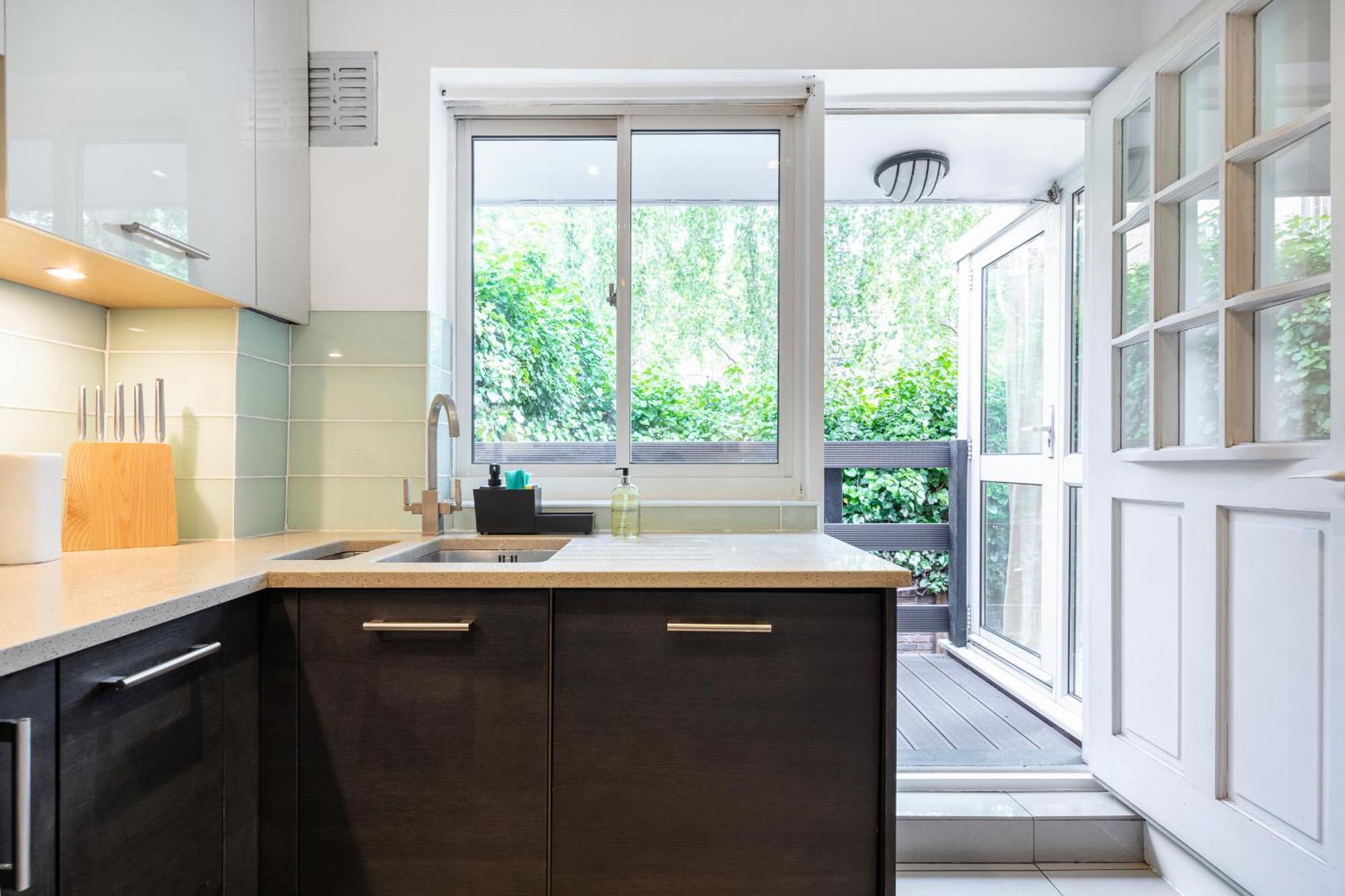 런던 Rare 4Beds Townhouse In Kensington With Patio 빌라 외부 사진