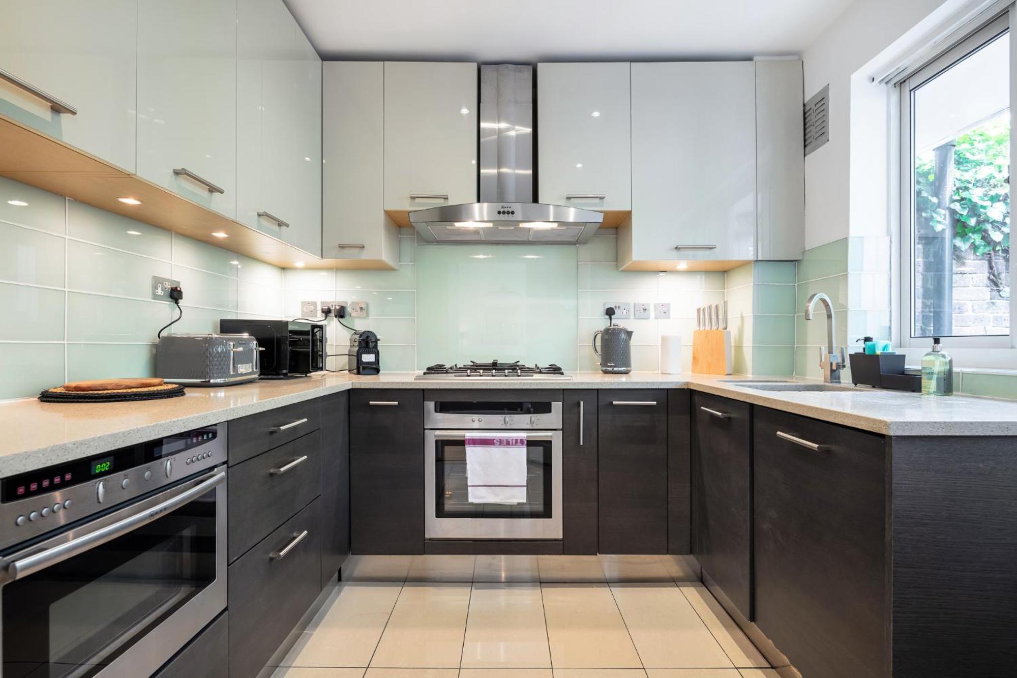 런던 Rare 4Beds Townhouse In Kensington With Patio 빌라 외부 사진
