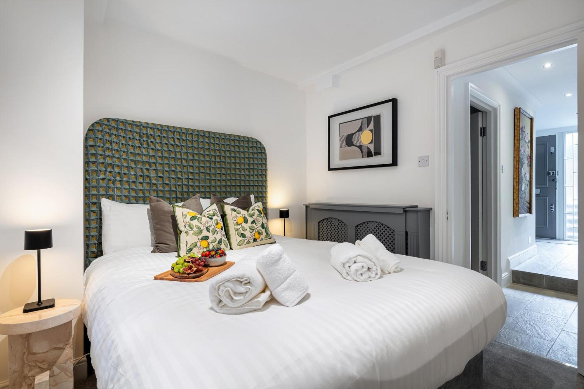 런던 Rare 4Beds Townhouse In Kensington With Patio 빌라 외부 사진